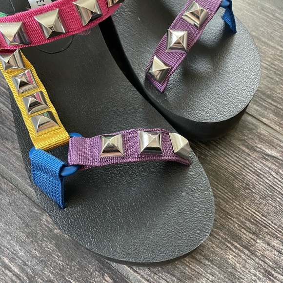 Steve Madden Studded Platform Sandals - Picture 5 of 5